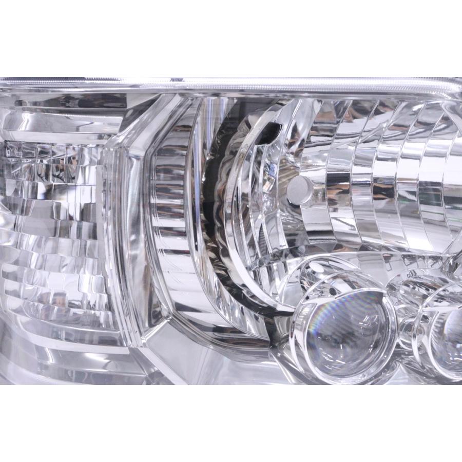 36-2417☆美品☆4型〜 LED 200系 ハイエース☆右ヘッドライト KOITO 26 