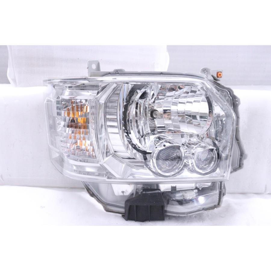 36-2419☆美品☆4型~ LED 200 ハイエース☆右ヘッドライト KOITO 26