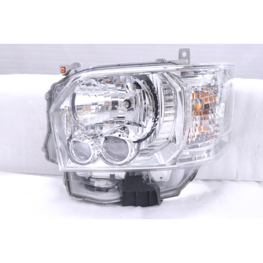 36-2433☆美品☆4型〜 LED 200 ハイエース☆左ヘッドライト ダーク 