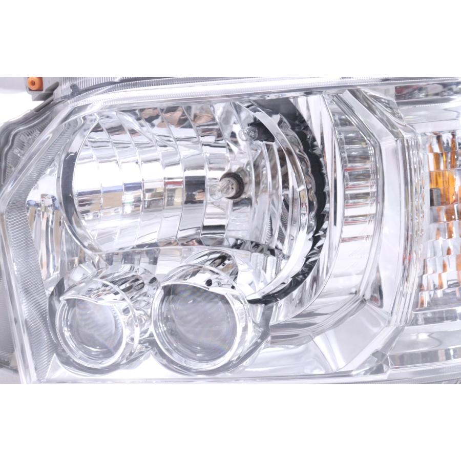 36-2433☆美品☆4型〜 LED 200 ハイエース☆左ヘッドライト ダーク 