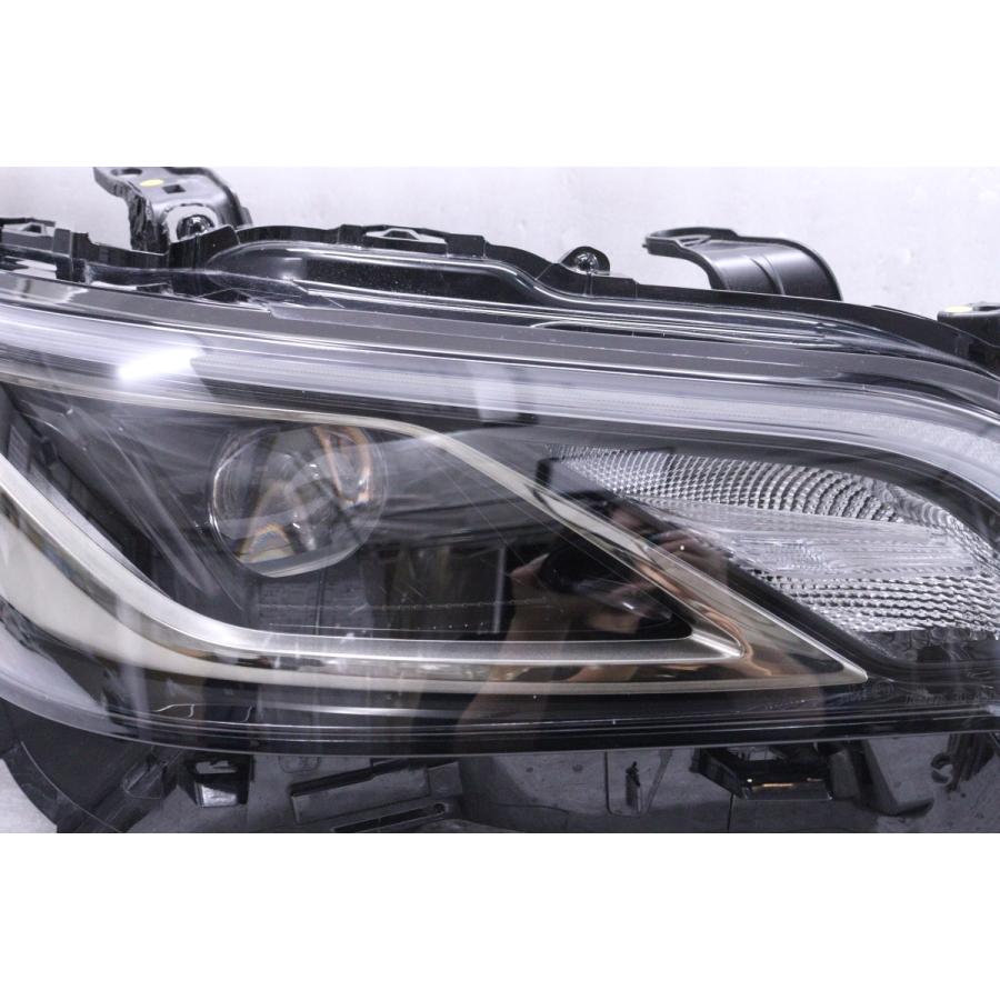 36-330☆美品☆LED ARS220 クラウン 特別仕様車☆右ヘッドライト KOITO