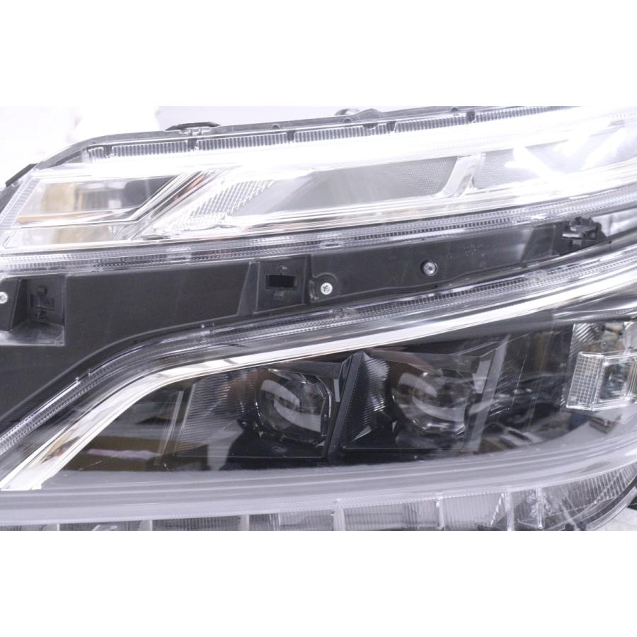 36-418☆後期 LED ZRR80W ヴォクシー☆左ヘッドライト ICHIKOH 28-240 