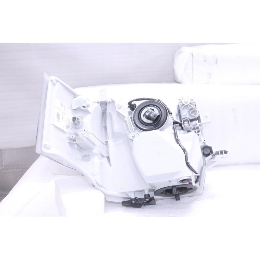 36-656☆4型~ LED 200系 ハイエース☆左ヘッドライト ミドルルーフ