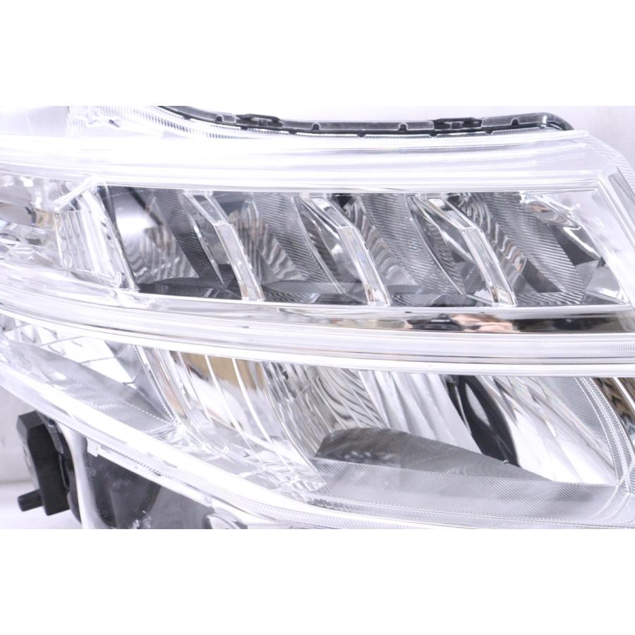 36-666☆美品☆前期 LED M900A ルーミー☆右ヘッドライト STANLEY 