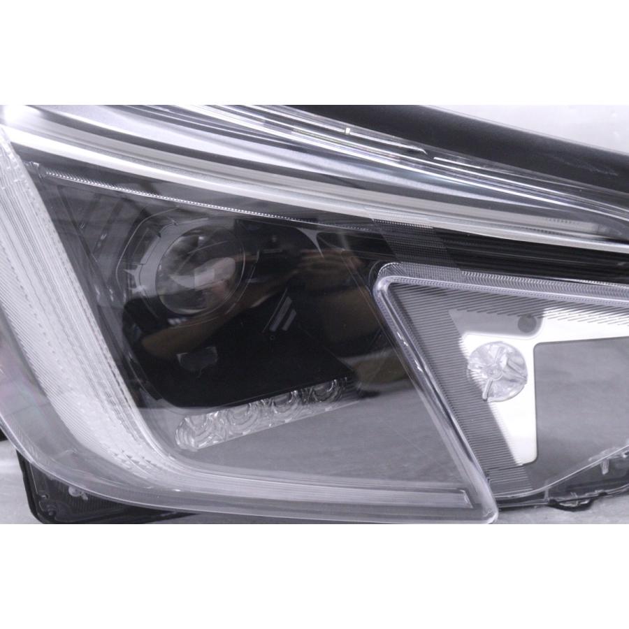 フォレスター　右ヘッドライト 36-94☆美品☆後期 LED SKE フォレスターHV☆右ヘッドライト X