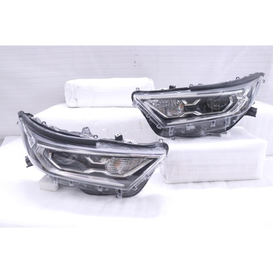 37-21☆新車外し☆前期 LED MXAA52 RAV4 ハイブリッド☆左右ヘッド 