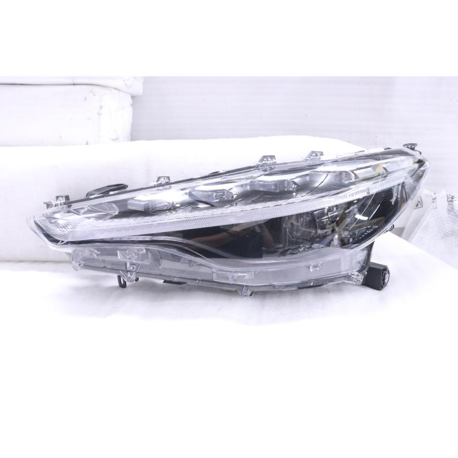 37-2121☆美品☆LED ZSG10 カローラクロス☆左ヘッドライト HASCO 16  