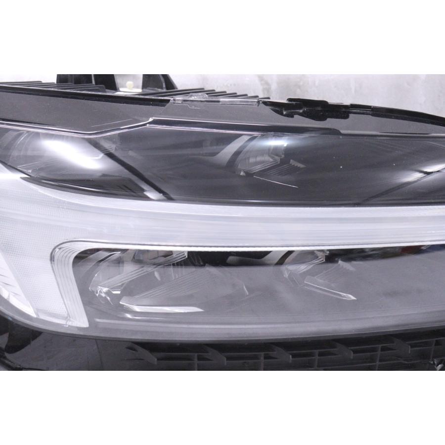 37-662☆LED UB VOLVO XC60☆右ヘッドライト 32342511 ブラック 純正 