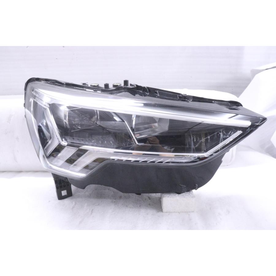 アウディQ3F383A右側ライトLED