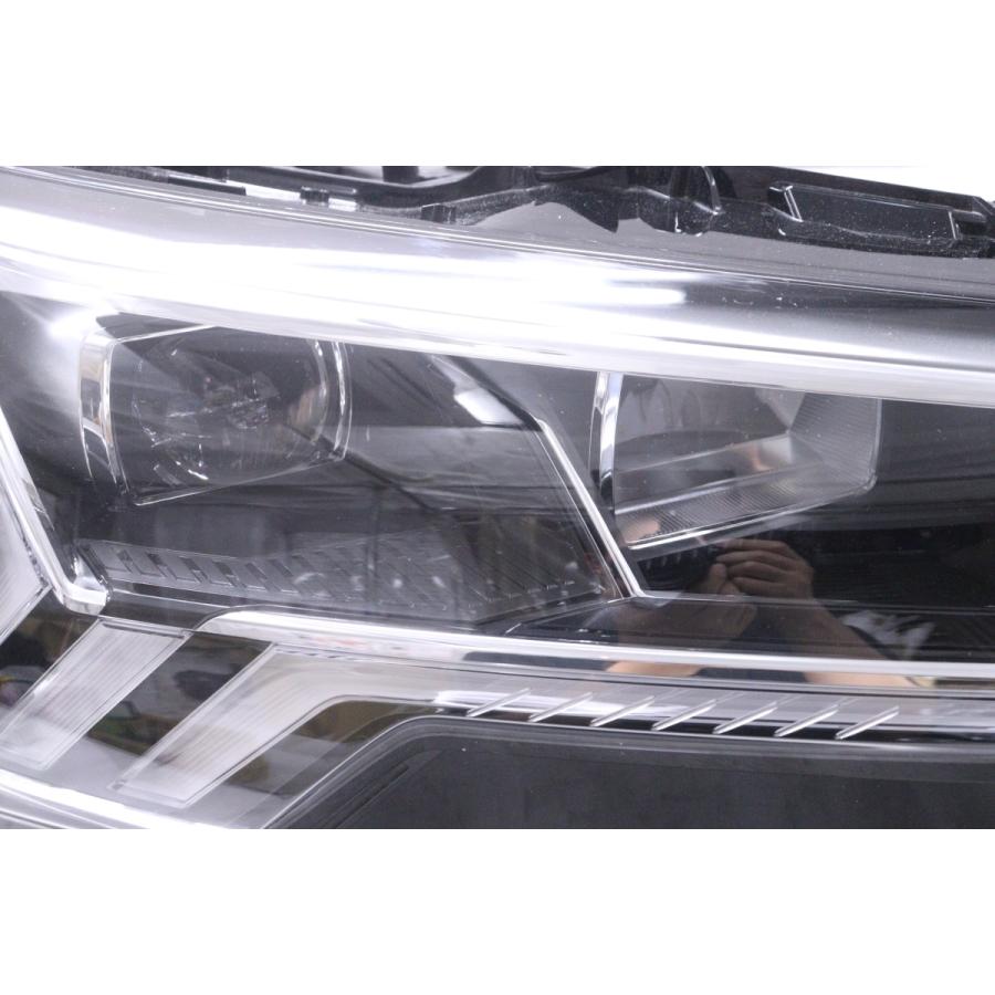 アウディQ3F383A右側ライトLED