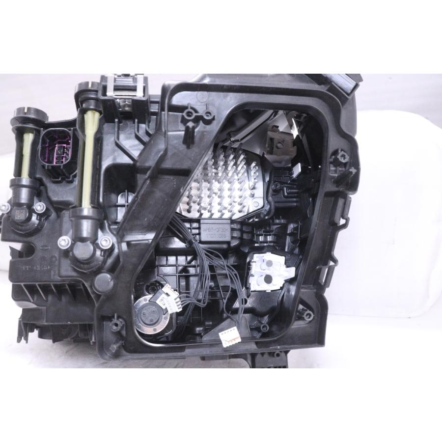 37-679☆美品☆LED F3 アウディ Q3☆右ヘッドライト 83A.941.034.A 打 