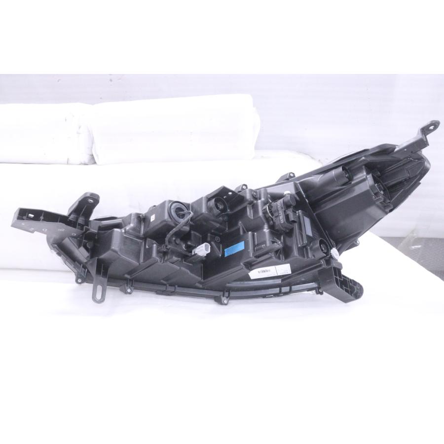 38-2088☆美品☆LED ZVG11 カローラクロス☆右ヘッドライト HASCO 16 