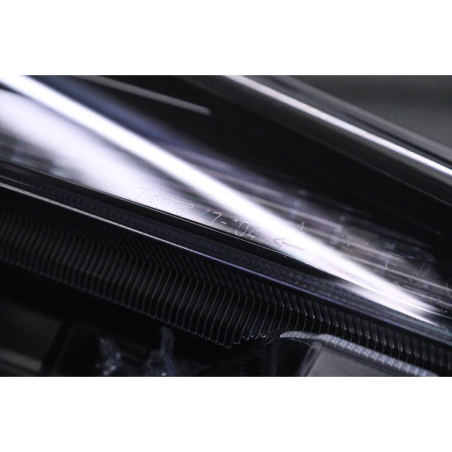 38-408☆極上品☆後期 LED ZVW51 プリウス☆右ヘッドライト KOITO 47