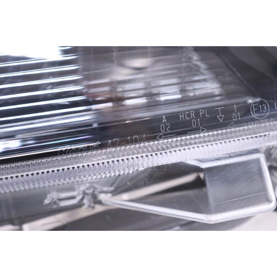 38-777☆美品☆後期 LED ZVW51 プリウス☆右ヘッドライト KOITO 47-104