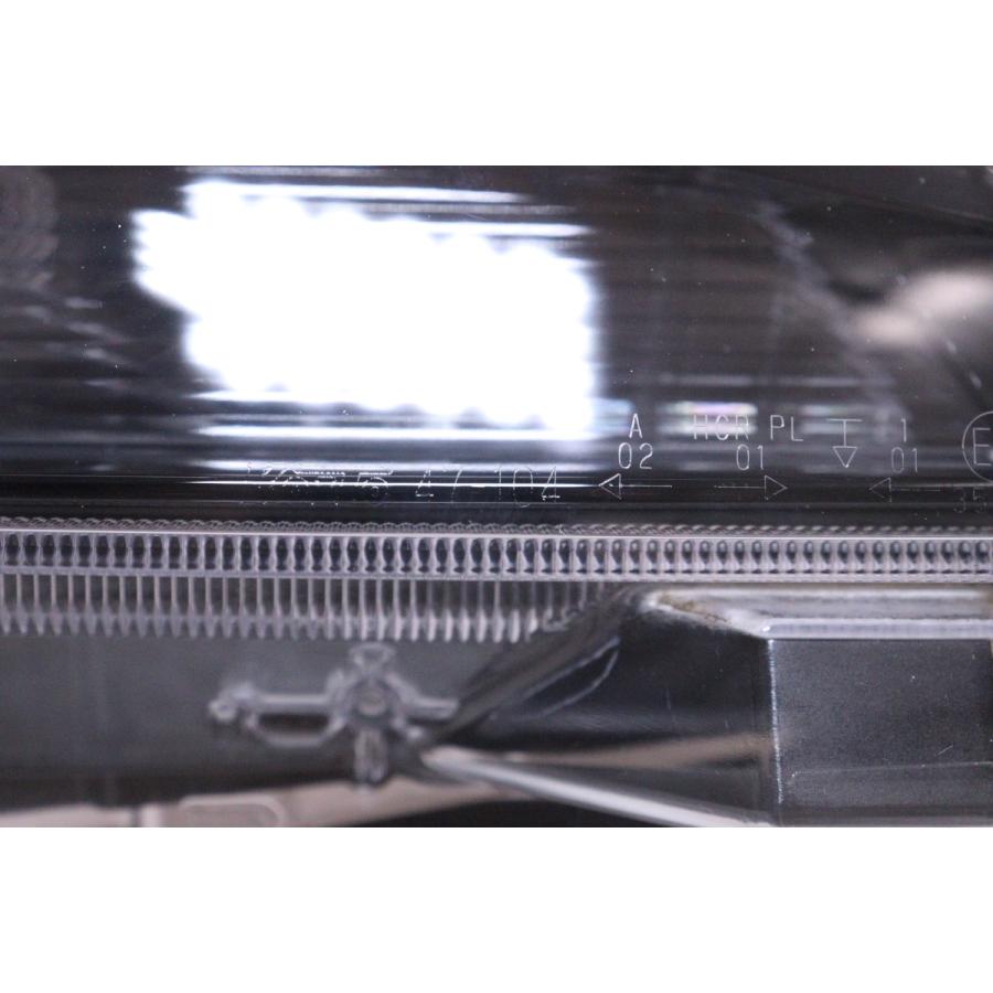 38-793☆美品☆後期 LED ZVW51 プリウス☆右ヘッドライト KOITO 47-104