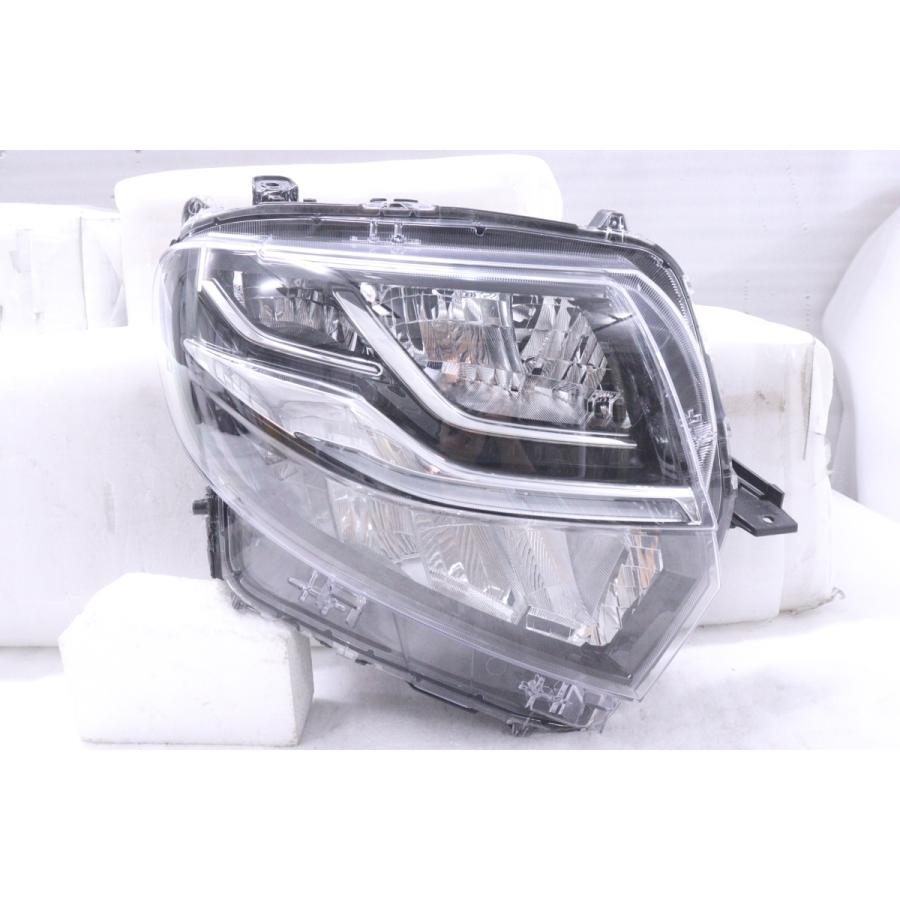 美品 タント カスタム LA650S LED ヘッドライト 右 右側 コイト 100