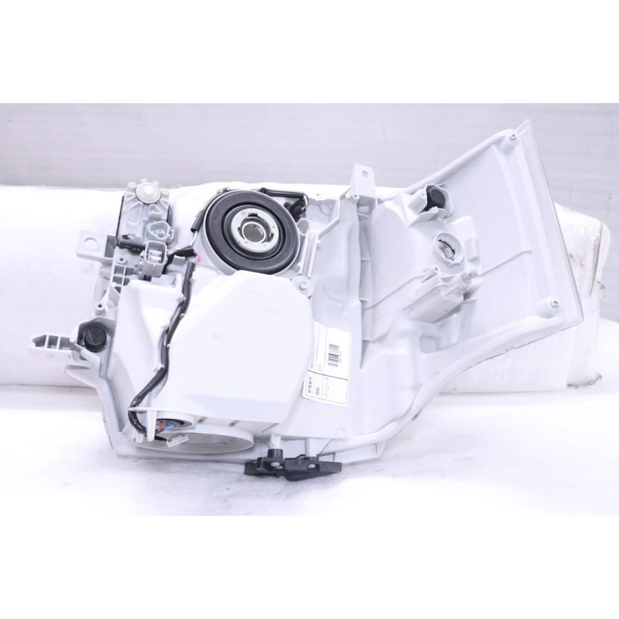 39-1171☆美品☆LED 200系 ハイエース☆右ヘッドライト KOITO 26-137