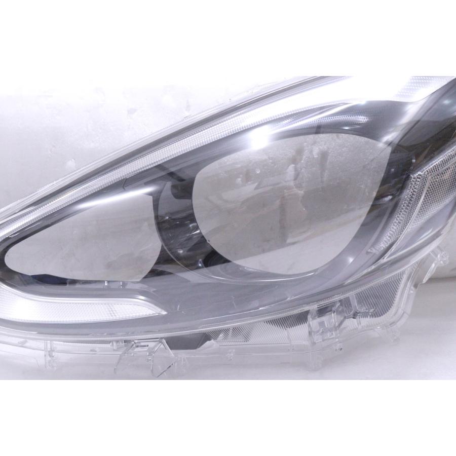 トヨタ純正NHP10 アクア左LEDヘッドライト