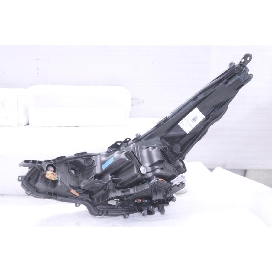 トヨタ　プリウス　後期　51 LED 右側ヘッドライトユニット 39-2414☆美品☆後期 LED ZVW51 プリウス☆右ヘッドライト KOITO
