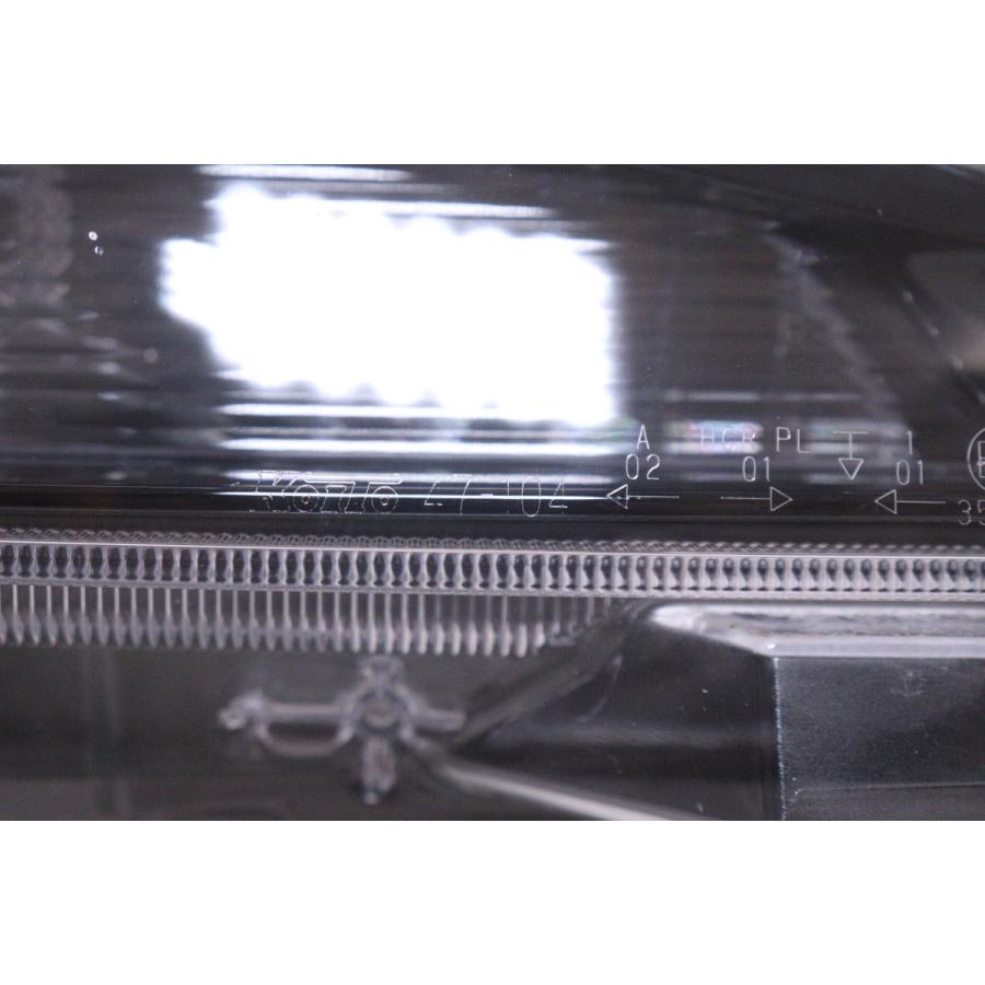 39-2435☆美品☆後期 LED ZVW51 プリウス☆右ヘッドライト KOITO