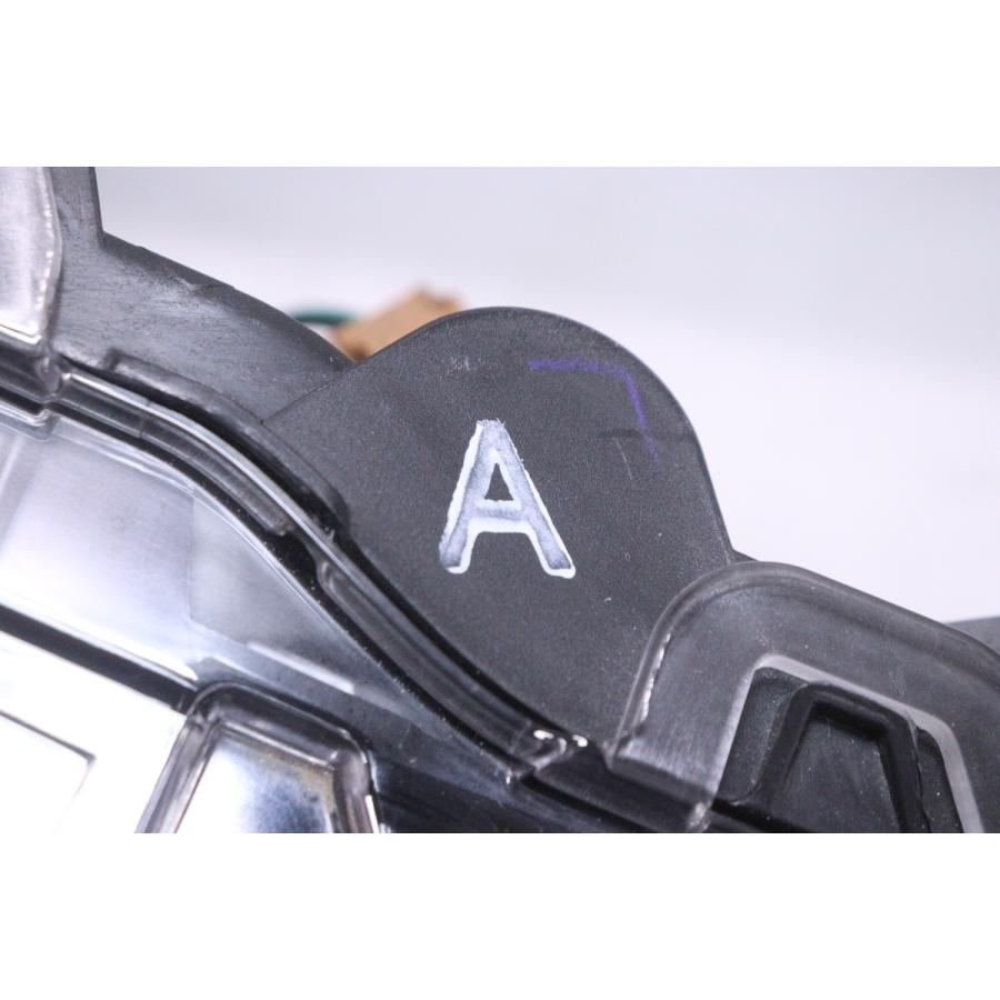 zvw51 プリウス 後期?? 右ヘッドライト ユニット プリウス 50系/ZVW50/ZVW51/ZVW55 純正 後期 右 ヘッドライト