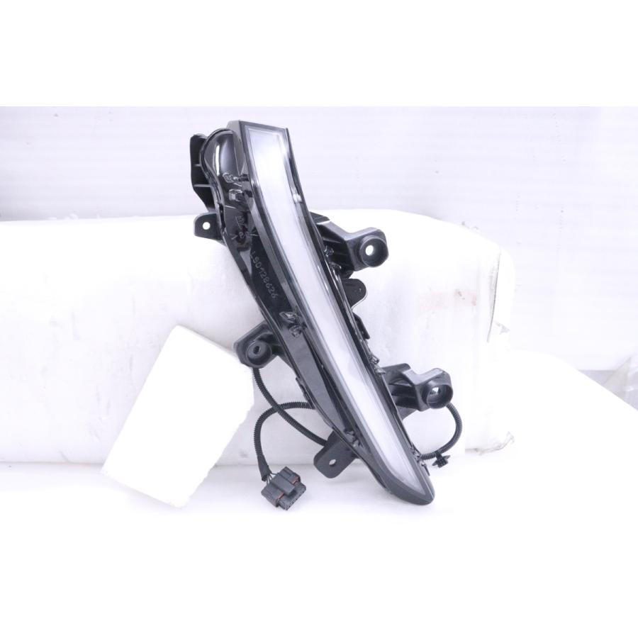 39-446☆美品☆LED P21 プジョー208☆右デイライト 89252021 純正