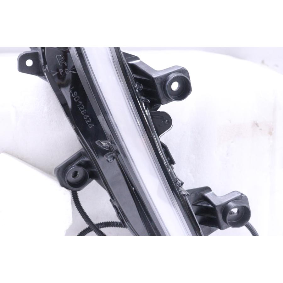 39-446☆美品☆LED P21 プジョー208☆右デイライト 89252021 純正