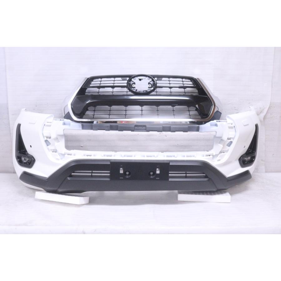 ハイラックス GUN125 グレードZ 純正フロントバンパー 純正