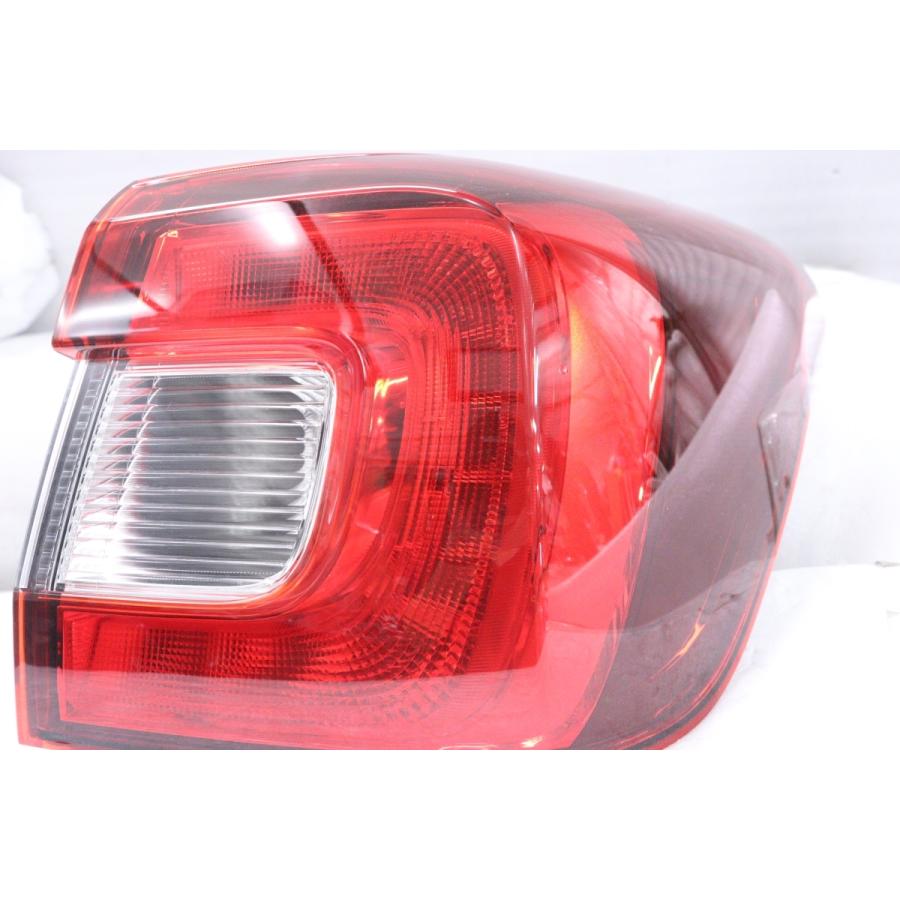 39-851☆美品☆LED VM4 レヴォーグ☆左右テールライト 1台分 ICHIKOH 