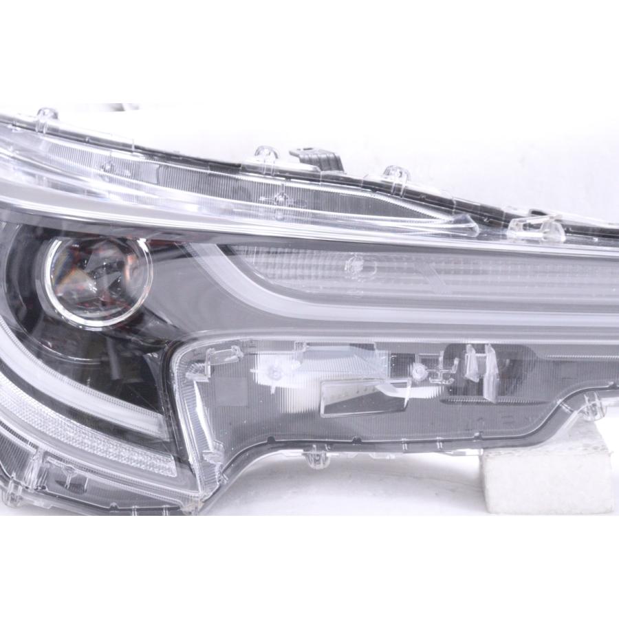 トヨタカローラツーリングLEDヘッドライトユニット（右側）