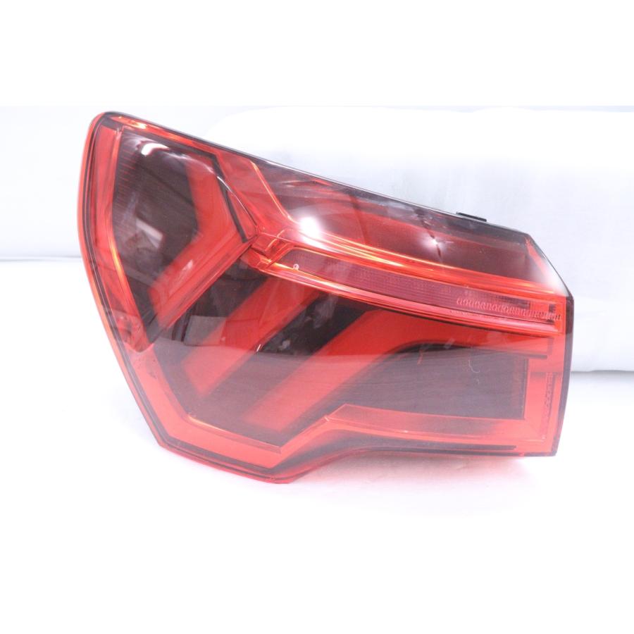 3X-1843☆美品☆LED F3 アウディQ3☆左テールライト 83A.945.091.B 