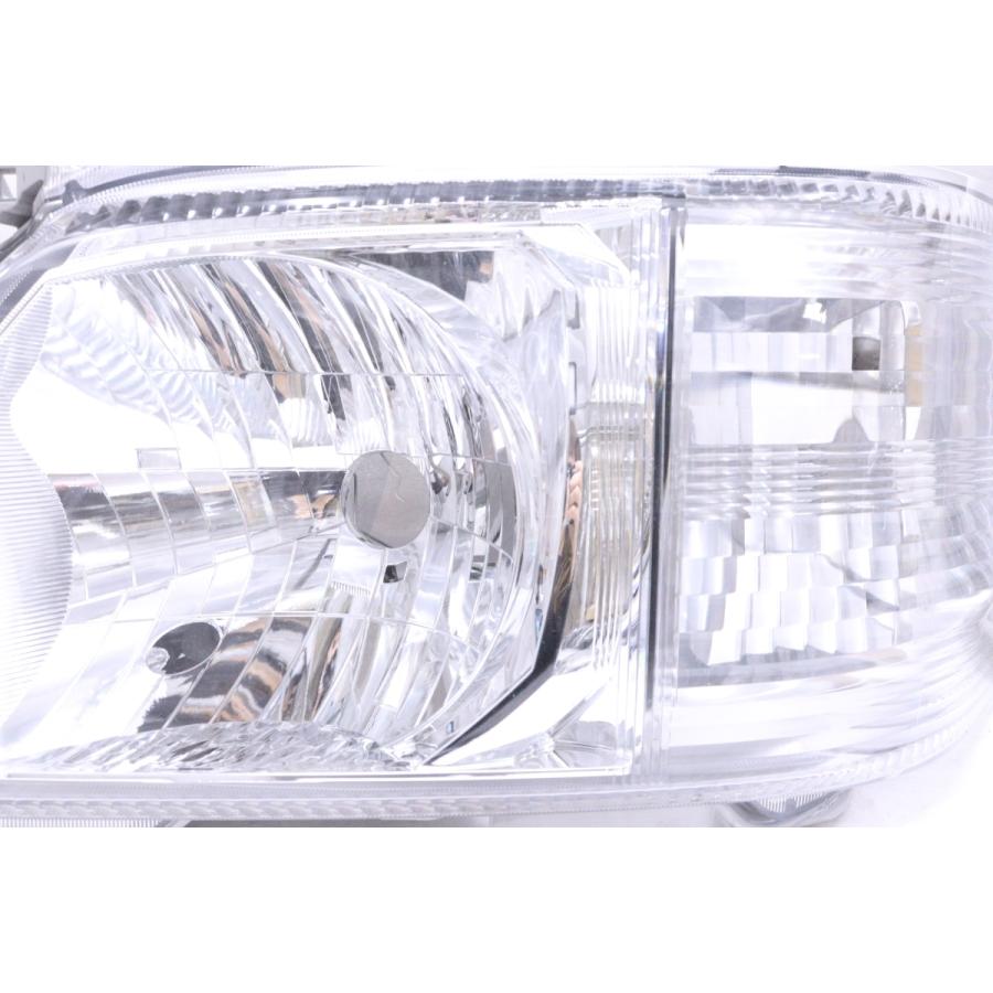 ハイエース 純正ヘッドライト 200系打刻71 koito 26-131 40-1887☆美品