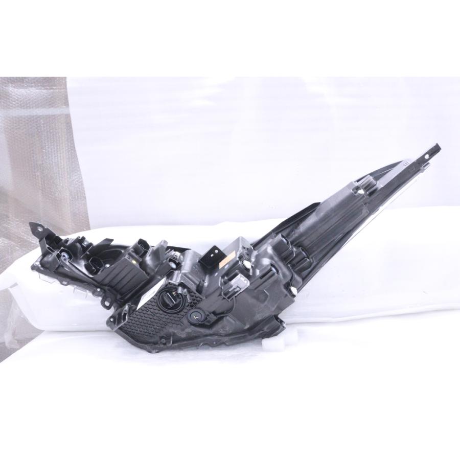 ⭐︎美品⭐︎CHR 後期ヘッドライト　LED 3X-59☆美品☆後期 LED ZYX11 C-HR☆右ヘッドライト 特別仕様車 KOITO