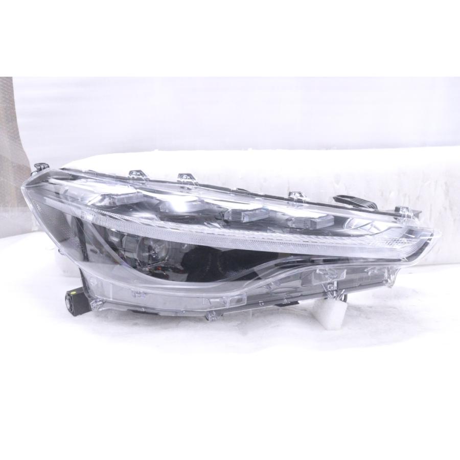 3X-655☆美品☆LED ZVG11 カローラクロス☆右ヘッドライト HASCO 16 