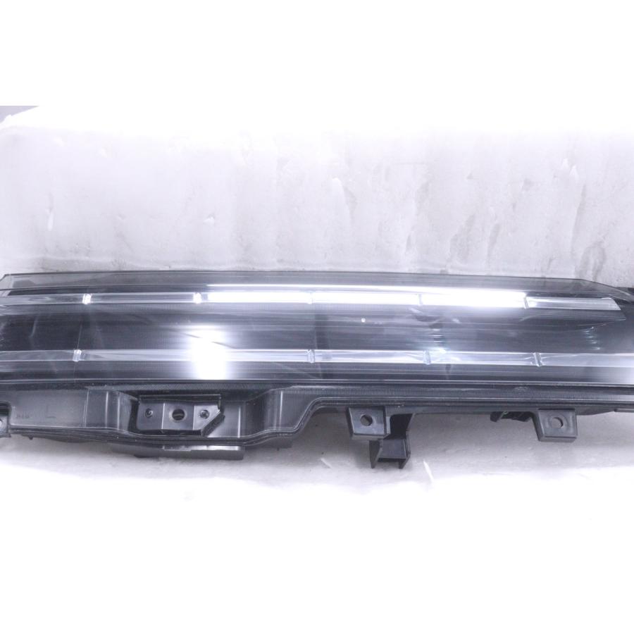 トヨタ ヴォクシー KOITO V1-9 テールランプ 3X-838☆【値下】LED MZR90W ヴォクシー☆左テールライト KOITO V1-9