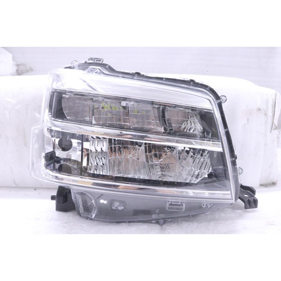 車 美品S700系 ピクシスバン ハイゼットカーゴ LEDヘッドライト 右
