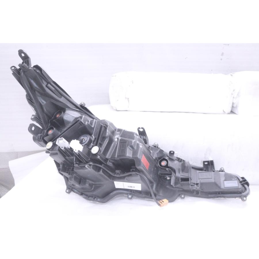 3Y-1376☆美品☆LED NRE210H カローラスポーツ☆左ヘッドライト KOITO
