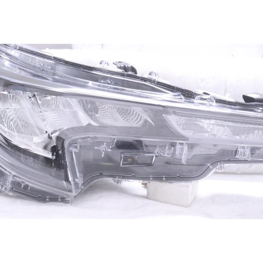 3Y-1705☆LED ZRE212 カローラ ツーリング☆右ヘッドライト G-X S