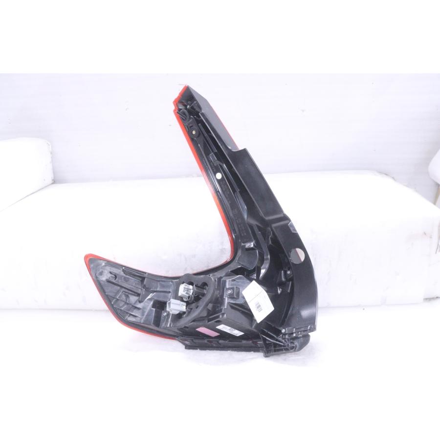 3Y-1907☆美品☆LED XB ボルボ XC40☆右テールライト 31446791