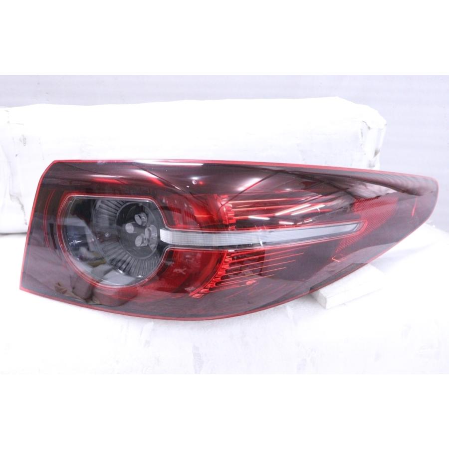3Y-247☆美品☆LED BP5P MAZDA3☆右テールライト セダン KOITO 220 