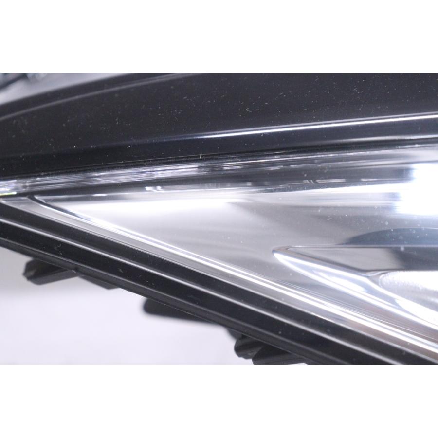 3Y-832☆美品☆後期 LED RU1 ヴェゼル☆右ヘッドライト KOITO
