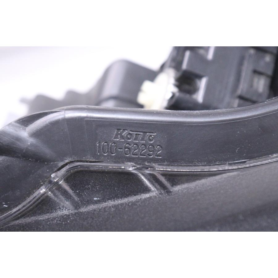3Y-832☆美品☆後期 LED RU1 ヴェゼル☆右ヘッドライト KOITO 100