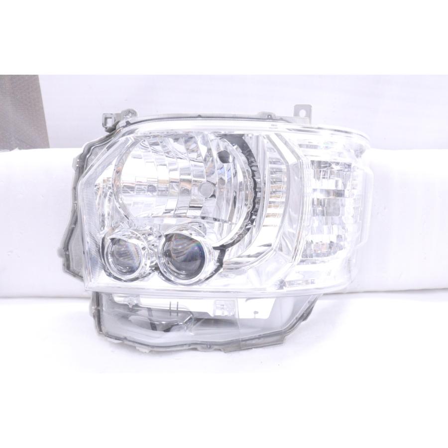 40-1249☆4型〜 LED 200系 ハイエース☆左ヘッドライト KOITO 26-137 