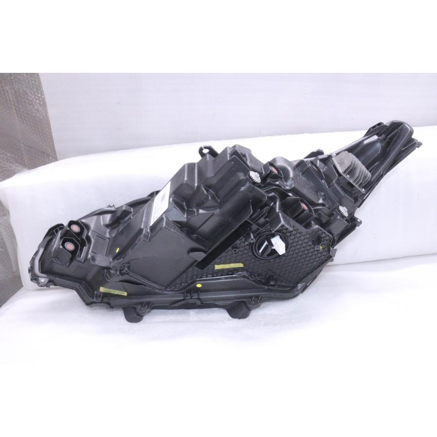 40-1330☆LED MXUA80 ハリアー☆右ヘッドライト KOITO 48-233 打刻:7H