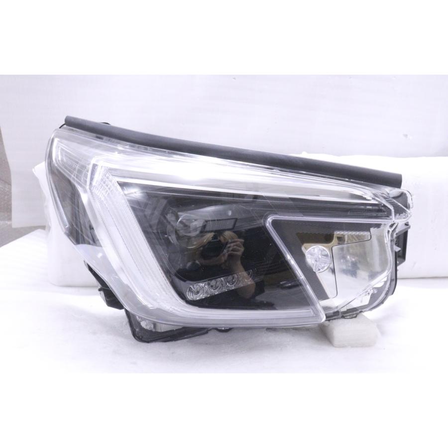40-1742☆美品☆後期 LED SK5 フォレスター HV☆右ヘッドライト KOITO  
