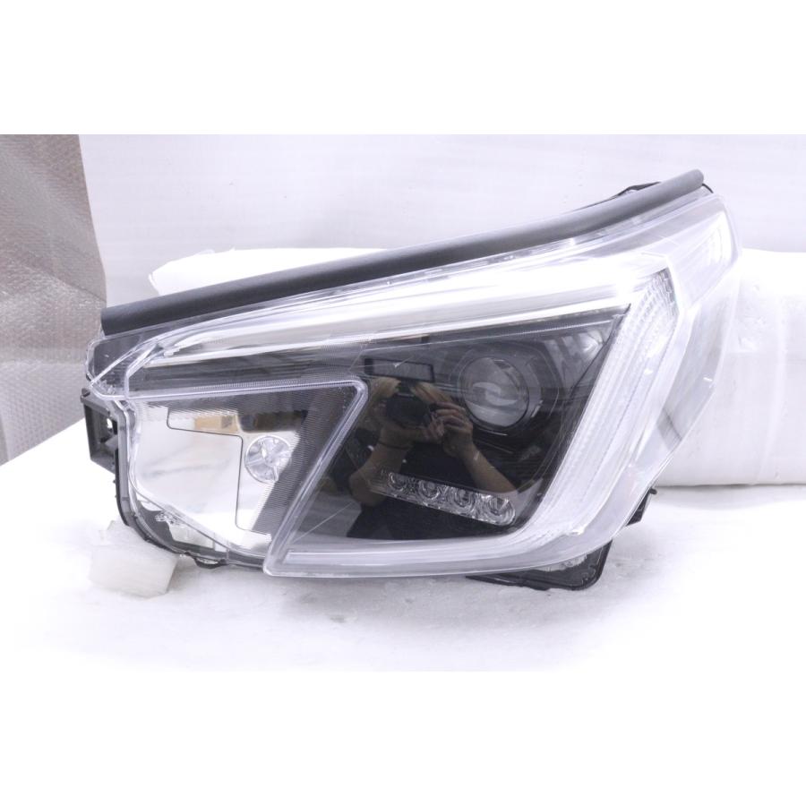 スバル　フォレスター　SK系　後期型　ヘッドライト左 40-1747☆美品☆後期 LED SKE フォレスターハイブリッド☆左ヘッド