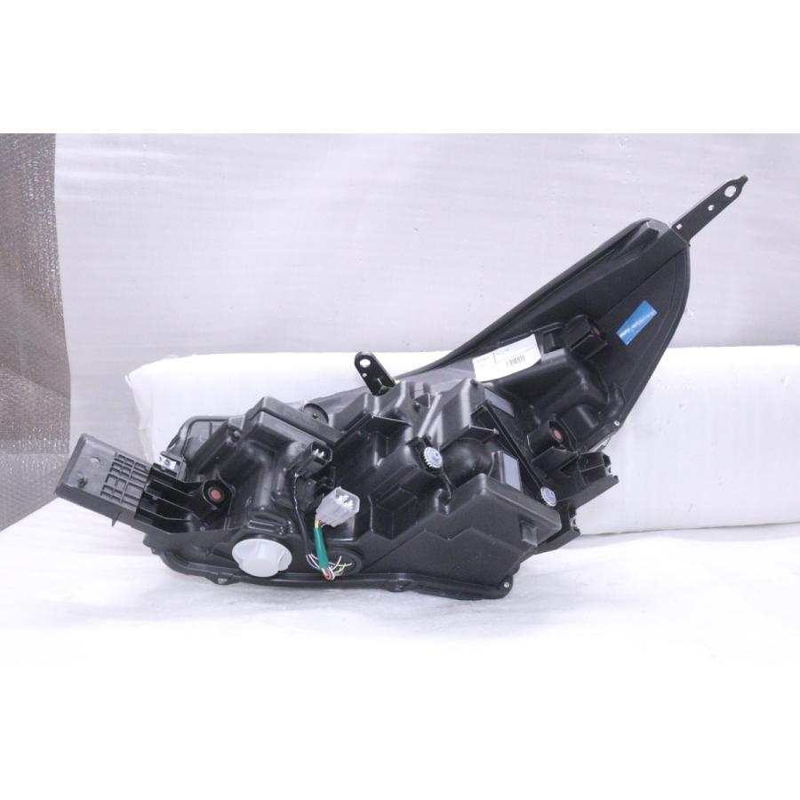 40-1748☆美品☆後期 LED SK5 フォレスター HV☆右ヘッドライト KOITO 