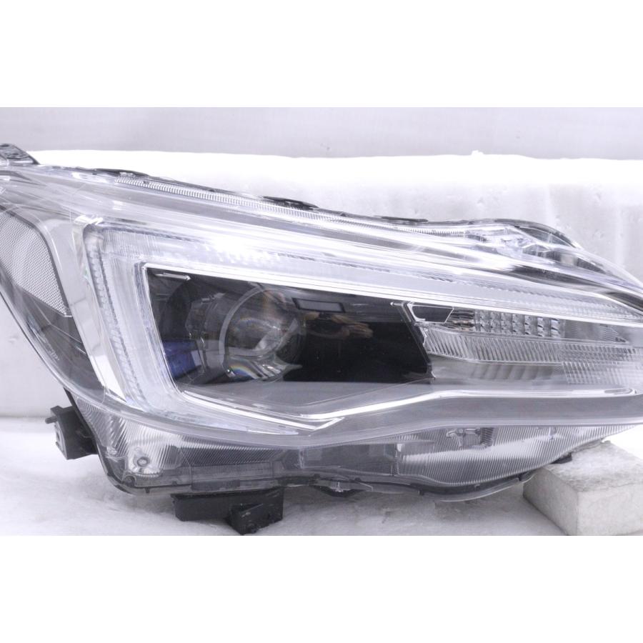 40-1771☆美品☆後期 LED GT2 インプレッサ☆右ヘッドライト KOITO 100