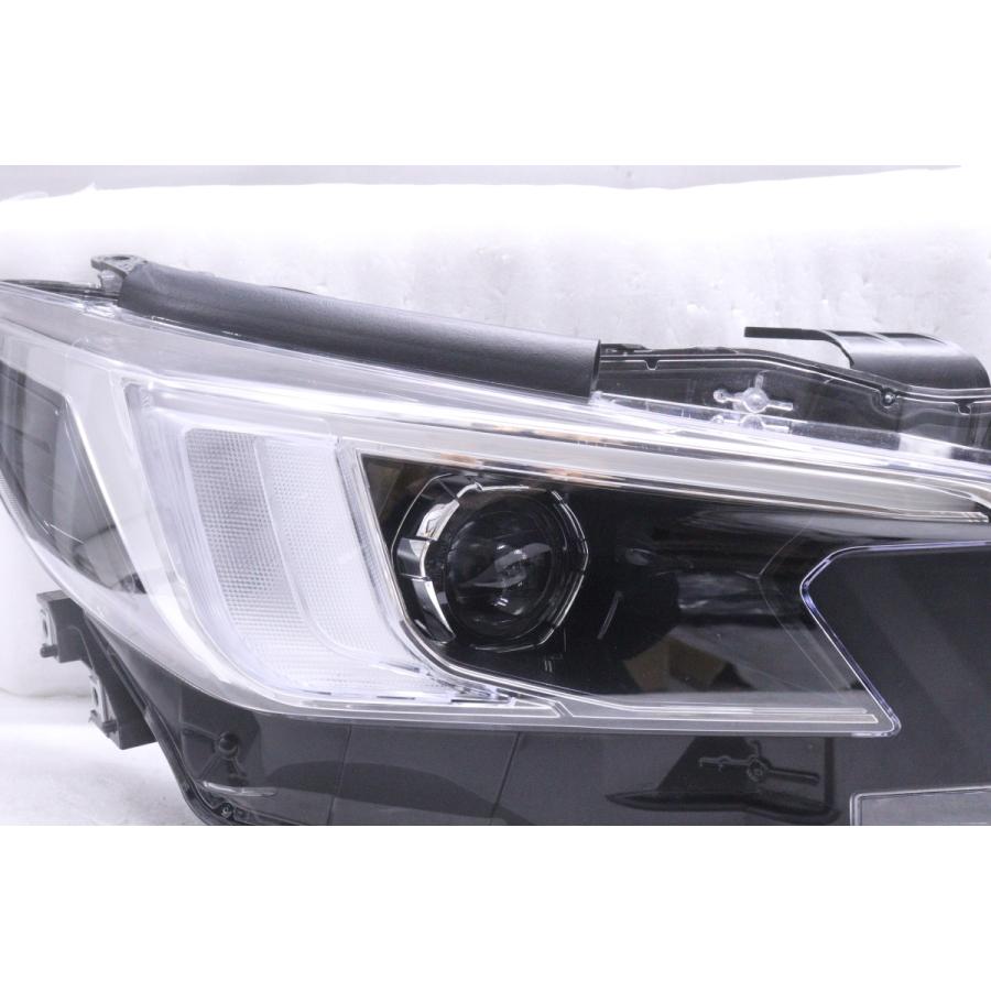 40-1805☆【値下】美品☆LED VN5 レヴォーグ☆右ヘッドライト KOITO 