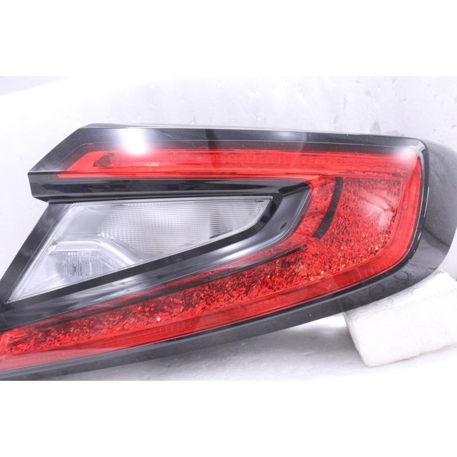 40-1811☆美品☆LED VBH WRX-S4☆右テールライト ICHIKOH D256 打刻:5B